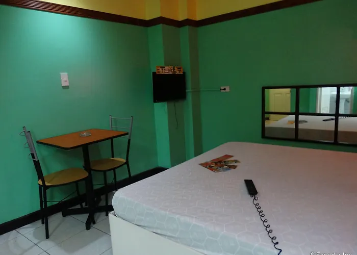 Sogo Quirino Hotel 2*